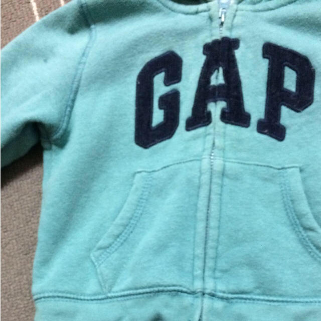 babyGAP(ベビーギャップ)のベビーギャップ パーカー 80 キッズ/ベビー/マタニティのベビー服(~85cm)(トレーナー)の商品写真
