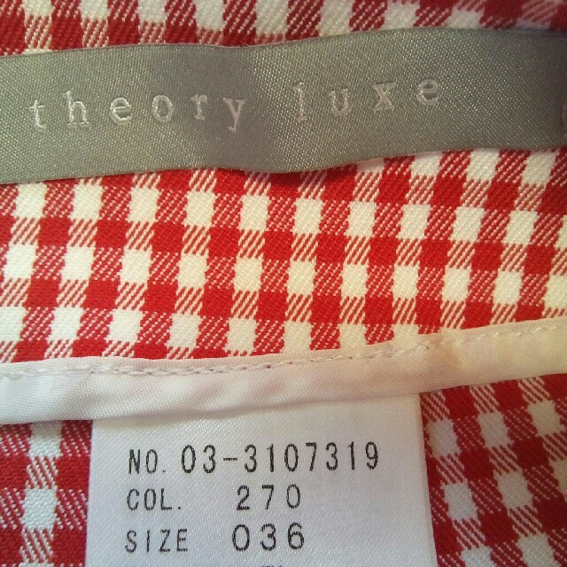 Theory luxe(セオリーリュクス)のお値下げ　theory　luxe  チェックスカート レディースのスカート(ひざ丈スカート)の商品写真