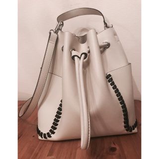 ザラ(ZARA)のZARA  巾着型ショルダーバック(ショルダーバッグ)