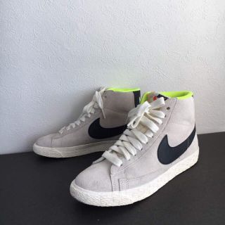 ナイキ(NIKE)の【美品】NIKE WMNS ナイキ スニーカー アローズ 23cm(スニーカー)