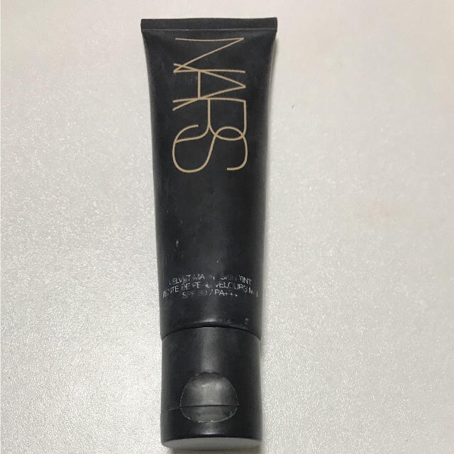 NARS(ナーズ)のNARS ベルベットマットスキンティント6515 コスメ/美容のベースメイク/化粧品(ファンデーション)の商品写真