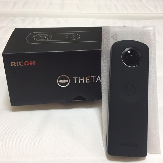 RICOH(リコー)の RICOH THETA S ブラック  360℃カメラ スマホ/家電/カメラのカメラ(コンパクトデジタルカメラ)の商品写真