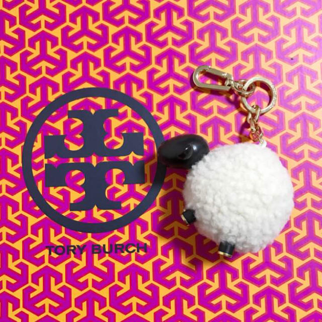 Tory Burch(トリーバーチ)のchico様専用☆トリーバーチ ひつじ チャーム レディースのファッション小物(キーホルダー)の商品写真