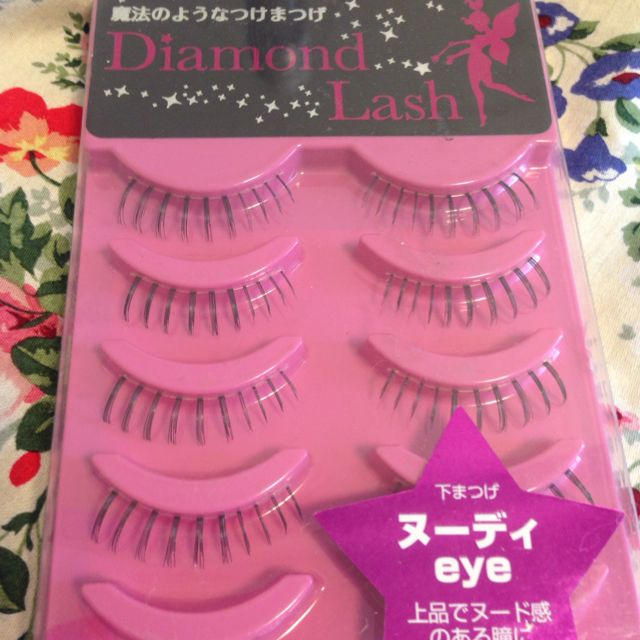 Diamond Beauty(ダイヤモンドビューティー)のつけまつげ 三点セット コスメ/美容のベースメイク/化粧品(その他)の商品写真