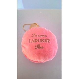 ラデュレ(LADUREE)の【未使用品】ラデュレ マカロンポーチ ピンク　LADUREE(ポーチ)