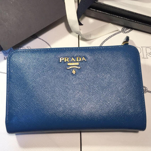 PRADA(プラダ)の正規品美品❤️PRADA✨サフィアーノ折財布 レディースのファッション小物(財布)の商品写真