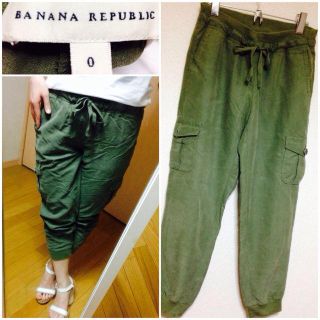 バナナリパブリック(Banana Republic)のバナリパ ☆ カーゴパンツウエストゴム☆(ワークパンツ/カーゴパンツ)