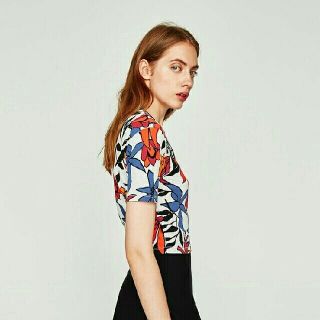 ザラ(ZARA)のZARA★花柄リブトップス M(カットソー(半袖/袖なし))