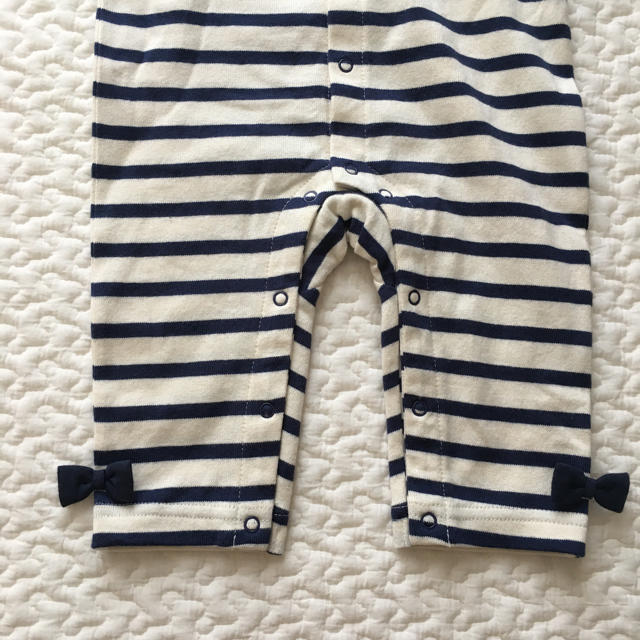 babyGAP(ベビーギャップ)のボーダーロンパース キッズ/ベビー/マタニティのベビー服(~85cm)(ロンパース)の商品写真