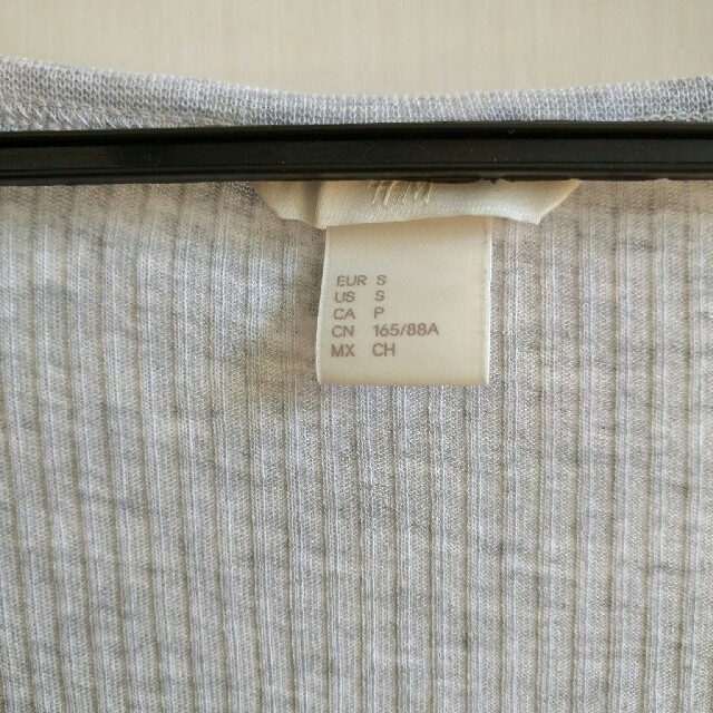 H&M(エイチアンドエム)の専用 レディースのトップス(カットソー(長袖/七分))の商品写真