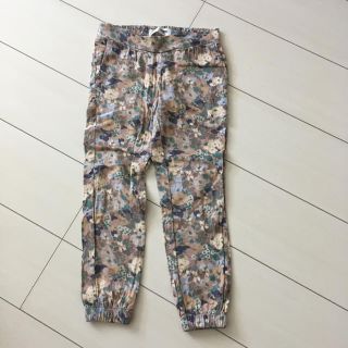 オールドネイビー(Old Navy)のOLD NAVY☆花柄パンツ(パンツ/スパッツ)