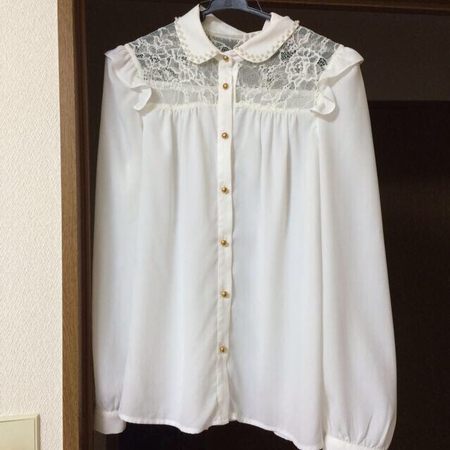 DURAS(デュラス)のduras♡パールシャツ レディースのトップス(シャツ/ブラウス(長袖/七分))の商品写真