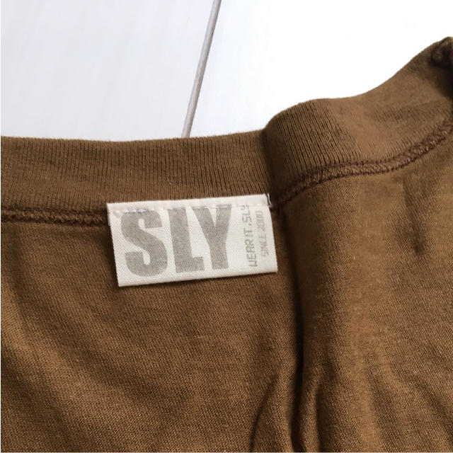 SLY(スライ)のSLY Ｔシャツ レディースのトップス(Tシャツ(半袖/袖なし))の商品写真