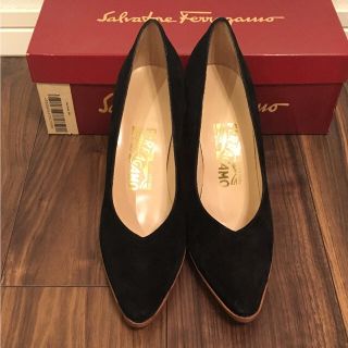 サルヴァトーレフェラガモ(Salvatore Ferragamo)の新品未使用品 フェラガモ  パンプス 37 サルヴァトーレフェラガモ(ハイヒール/パンプス)