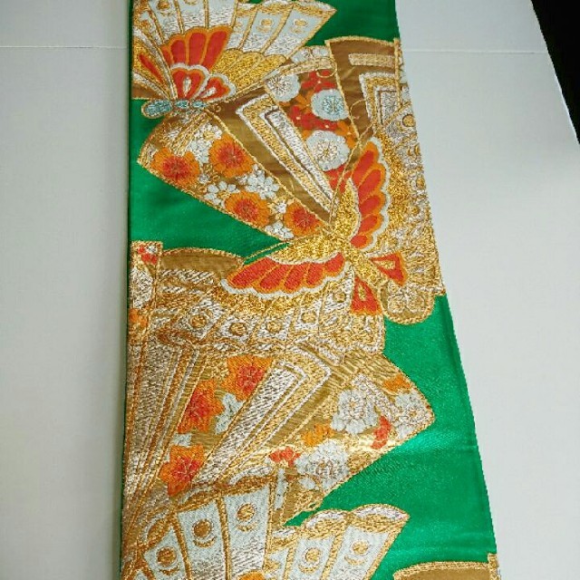 セール 登場から人気沸騰 金、銀糸の刺繍が豪華で素敵な帯
