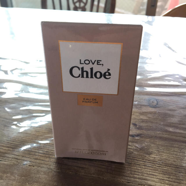 Chloe(クロエ)の❤︎未開封、未使用品❤︎LOVE,Chloe オードパルファム50ml コスメ/美容の香水(香水(女性用))の商品写真