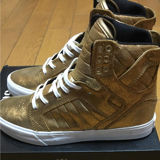 SUPRA(スープラ)のWOMENS SKYTOP GOLD sw18261 レディースの靴/シューズ(スニーカー)の商品写真