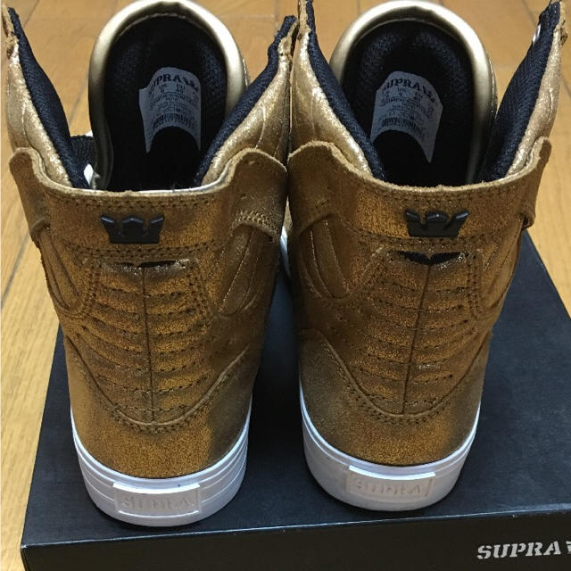 SUPRA(スープラ)のWOMENS SKYTOP GOLD sw18261 レディースの靴/シューズ(スニーカー)の商品写真