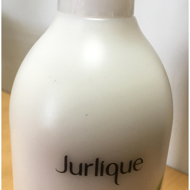 Jurlique(ジュリーク)の【ジャスミン】Jurlique ボディケアローション コスメ/美容のボディケア(ボディローション/ミルク)の商品写真