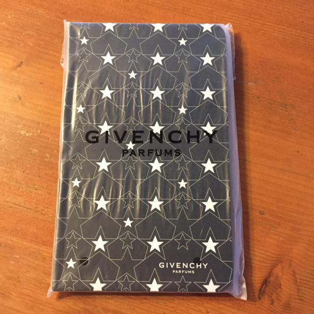 GIVENCHY(ジバンシィ)のGIVENCHY＊ノート インテリア/住まい/日用品の文房具(ノート/メモ帳/ふせん)の商品写真