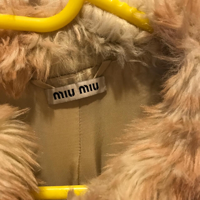 miumiu(ミュウミュウ)のぱく様 レディースのジャケット/アウター(毛皮/ファーコート)の商品写真