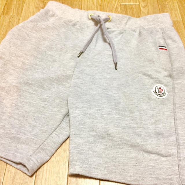 MONCLER - モンクレール ハーフパンツ Mサイズの通販 by ぱるぴ's shop ...