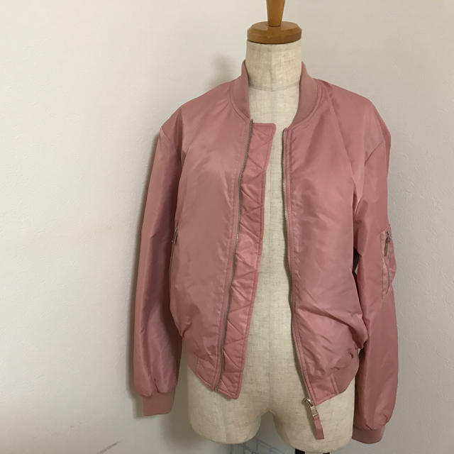 ZARA(ザラ)のZARA  MA-1 PINK レディースのジャケット/アウター(ブルゾン)の商品写真