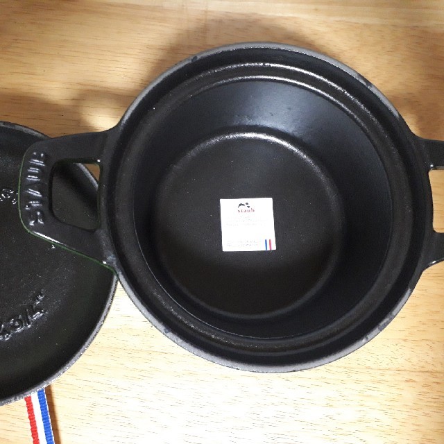 STAUB(ストウブ)のストウブ ヴィンテージココット バジルグリーン インテリア/住まい/日用品のキッチン/食器(鍋/フライパン)の商品写真