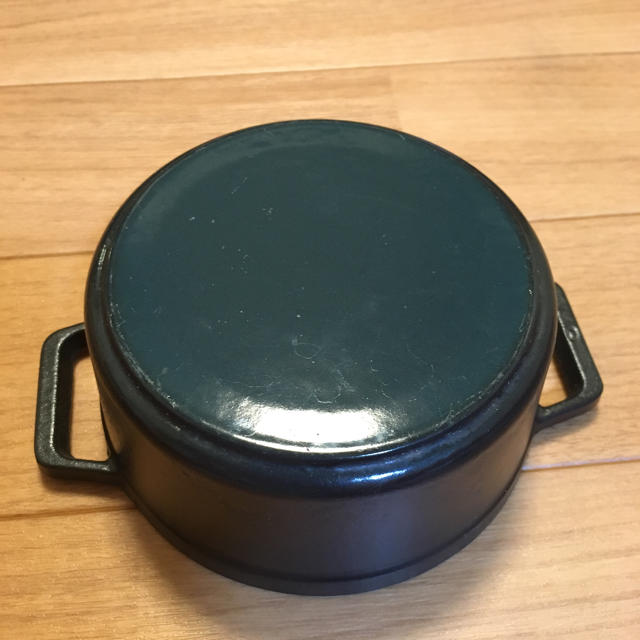 STAUB(ストウブ)の期間限定セール ストウブ STAUB ココット ラウンド 12cm 黒 インテリア/住まい/日用品のキッチン/食器(鍋/フライパン)の商品写真