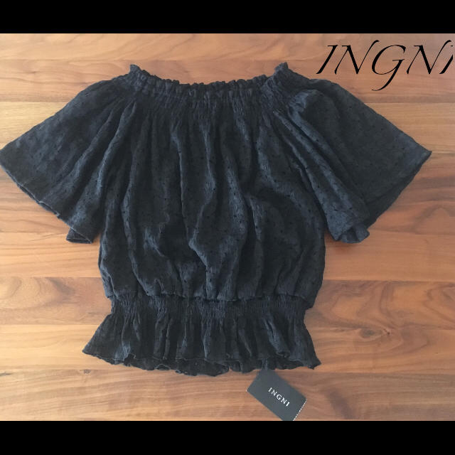 INGNI(イング)の新品2点♡シャーリングトップス＋イレヘムスカート レディースのレディース その他(セット/コーデ)の商品写真