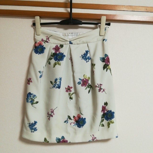 Rirandture(リランドチュール)のフラワータイトスカート レディースのスカート(ミニスカート)の商品写真