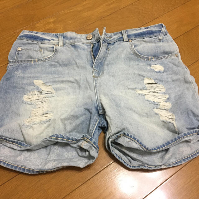 Bershka(ベルシュカ)のBershka デニムのショートパンツ レディースのパンツ(ショートパンツ)の商品写真