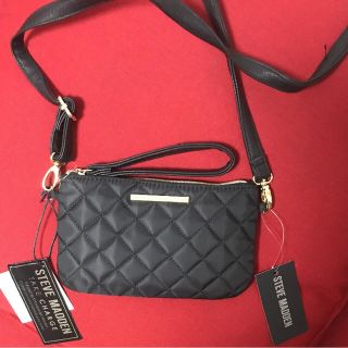 スティーブマデン(Steve Madden)のL.A Steve Madden購入！ショルダーバッグ スマホチャージャー付き(ショルダーバッグ)