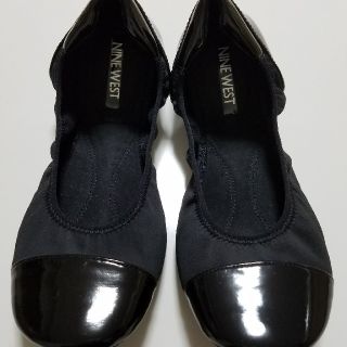 ナインウエスト(NINE WEST)の美品　NINE WEST　フラットシューズ　黒(バレエシューズ)