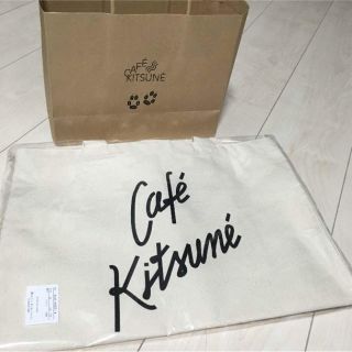 メゾンキツネ(MAISON KITSUNE')の本日限定値下げ！【新品】キツネカフェ トートバッグ 青山限定(トートバッグ)