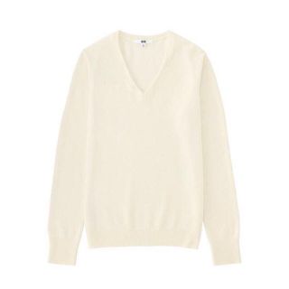 ユニクロ(UNIQLO)のユニクロ♡新品未使用 カシミヤVネックセーター カシミヤ100% Sサイズ(ニット/セーター)