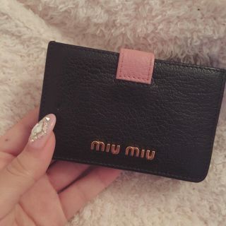 ミュウミュウ(miumiu)のmiumiuカードケース(名刺入れ/定期入れ)