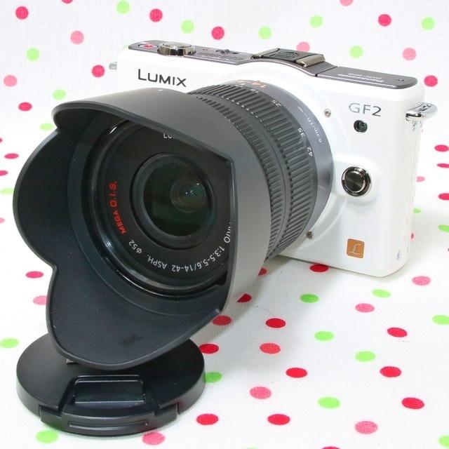 【参考写真アリ】可愛いホワイト☆Lumix GF2レンズキット♪のサムネイル