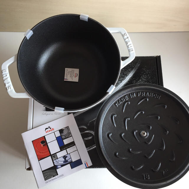 STAUB - ストウブ ワナベ18cm M ホワイトの通販 by チーズ｜ストウブならラクマ