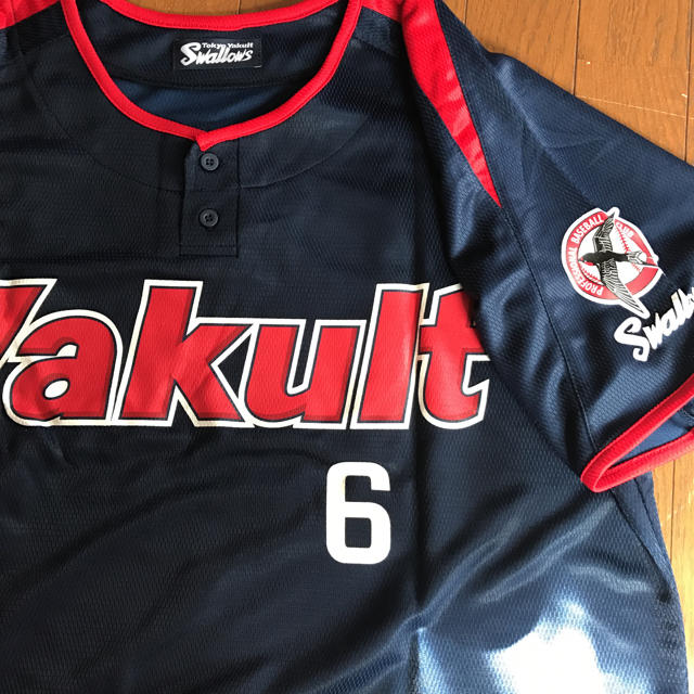 Yakult(ヤクルト)のスワローズ 宮本 ヘンリーT 未開封 野球 スポーツ/アウトドアの野球(ウェア)の商品写真