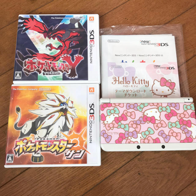 【美品】キティちゃんデザイン3DS＆ポケモンカセットセット