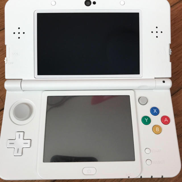 【美品】キティちゃんデザイン3DS＆ポケモンカセットセット 1