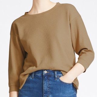 ユニクロ(UNIQLO)の新品 ユニクロ ワッフルクルーネックt ブラウン(Tシャツ(長袖/七分))