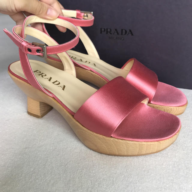 PRADA - 新品未使用 レア☆PRADA ウッドソール サンダル ピンク 37