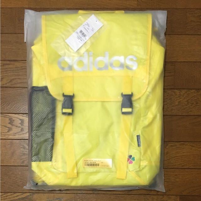 adidas(アディダス)の新品☆ももクロadidasリュック第二弾☆イエロー☆黄色☆しおりん エンタメ/ホビーのタレントグッズ(アイドルグッズ)の商品写真