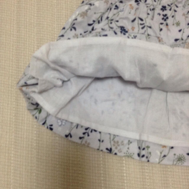 babyGAP(ベビーギャップ)のbabyGap 長袖ワンピース 小花柄 90cm キッズ/ベビー/マタニティのキッズ服女の子用(90cm~)(ワンピース)の商品写真