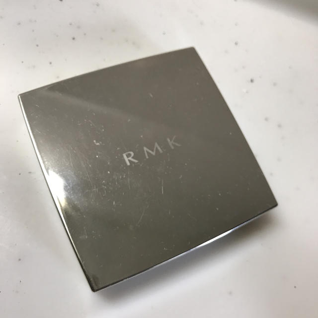 RMK(アールエムケー)のRMKクリーミィシアーパウダーチークス02ピンクベージュ コスメ/美容のベースメイク/化粧品(チーク)の商品写真