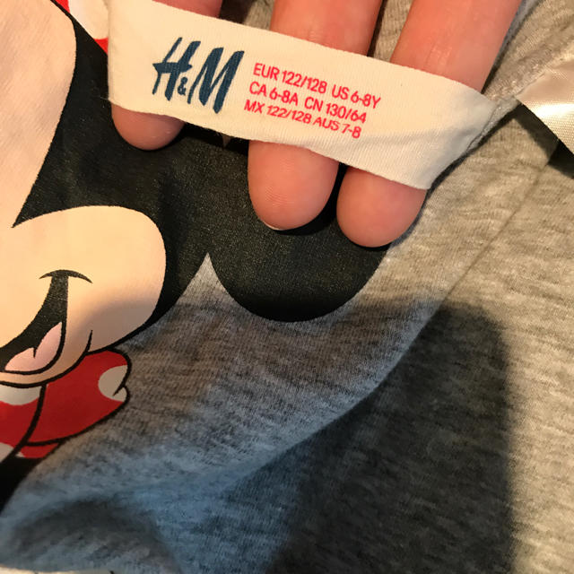H&M(エイチアンドエム)のキッズH&M☆ミニーちゃんロンT グレー キッズ/ベビー/マタニティのキッズ服女の子用(90cm~)(Tシャツ/カットソー)の商品写真