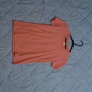 サーモンピンク色 Ｔシャツ(Tシャツ(半袖/袖なし))