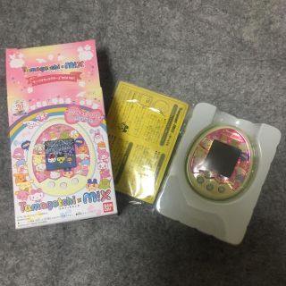 バンダイ(BANDAI)のたまごっち みくす サンリオ (家庭用ゲーム機本体)